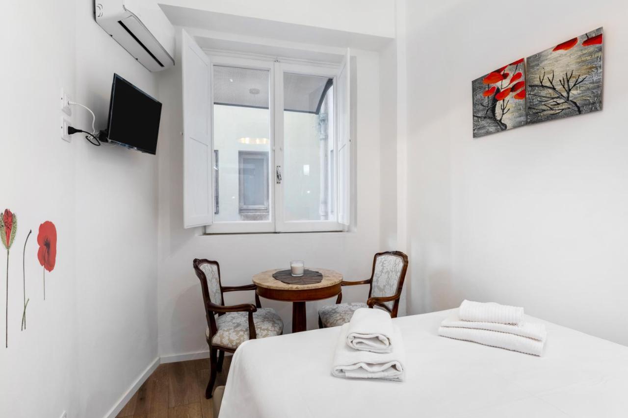 Room Fiore - Ponte Vecchio Mini Studio Florence Exterior photo